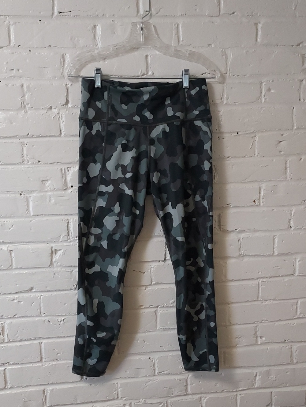 Athleta Gray Camo Active Leggings